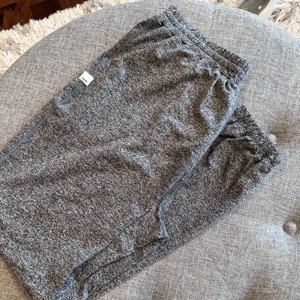 Vuori womens boyfriend jogger in heather gray